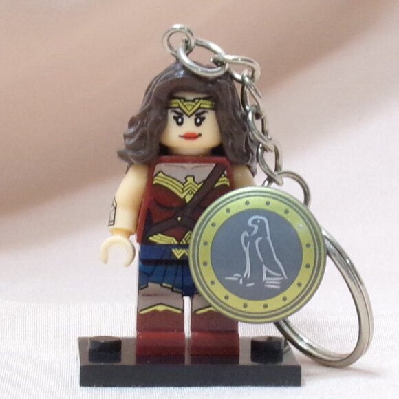 MINIFIGURE KEYCHAIN-Star Wars-Harry Potter-Sesame Street-Wonder Women Stand Gift - Picture 3 of 13